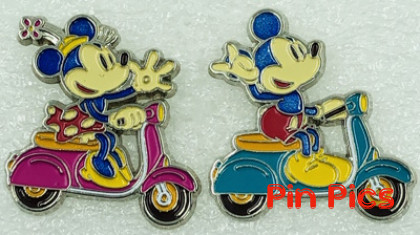 TDR - Mickey & Minnie - Riding a Scooter - Set