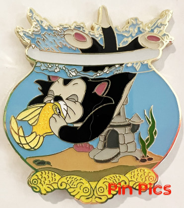 Uncas - Figaro & Cleo - Pinocchio - Glitter - Kissing in the Fish Tank - Pins Break the Internet