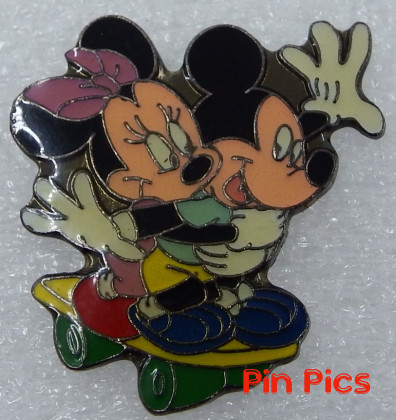 ProPin -  Mickey Mouse and Minnie - Skateboarding