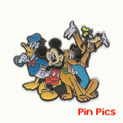 Monogram - Mickey, Goofy, Donald and Pluto - Posing