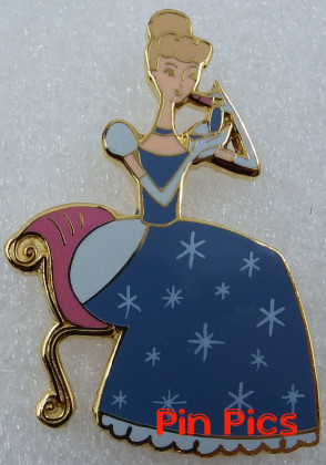 Disney Catalog - Cinderella -  Princesses Hearts - Sitting