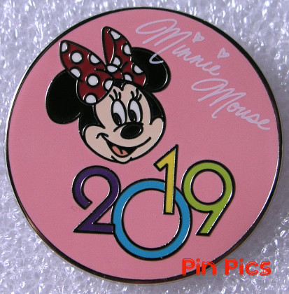 Minnie Mouse - 2019 Characters Lanyard Starter