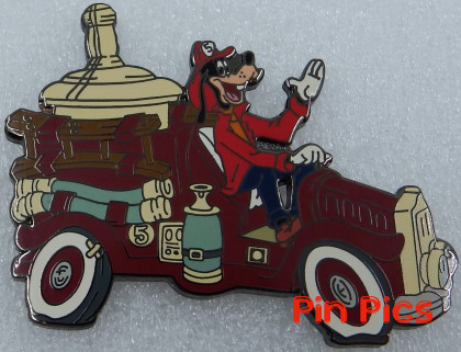 DL - Goofy - Driving a Fire Truck