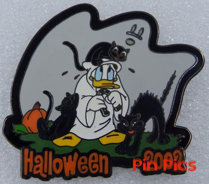 DLR - Donald - AP - Halloween 2002