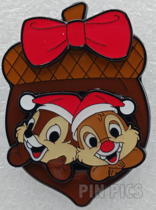 Loungefly - Chip and Dale - Acorn - Santa hat - Christmas