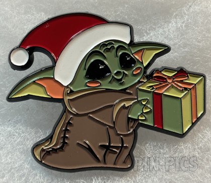 Toynk - Grogu - Star Wars Mandalorian - Santa Hat and Christmas Gift