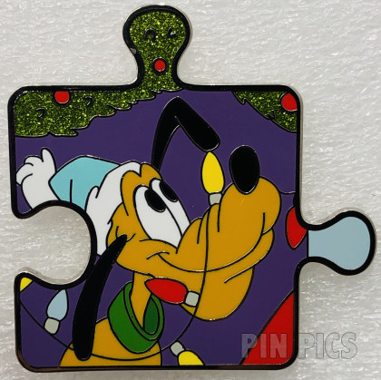 Pluto - Mickey and Friends Holidays - Character Connection - Puzzle - Mystery