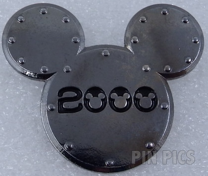 Silver 2000 Mickey Head - Applause