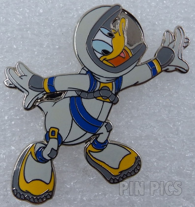 DL - Donald - Astronaut in Space Suit - 1998 Attraction Series