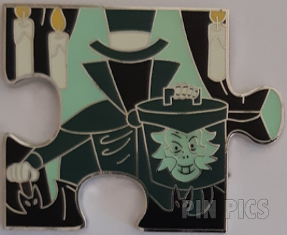 Hatbox Ghost - Chaser - Haunted Mansion - Character Connection - Puzzle - Mystery