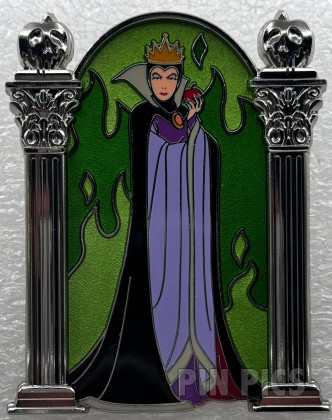 DPB - Evil Queen - Snow White and the Seven Dwarfs - Villains Hallway - Poison Apples