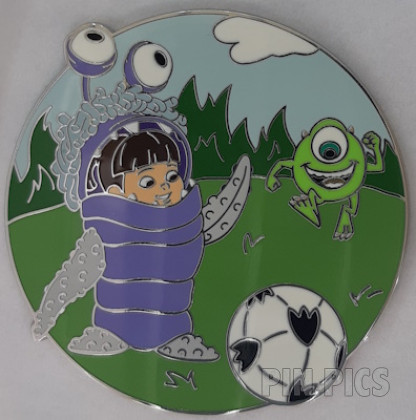 Boo & Mike - Football - Pixar Picnic - Mystery - Monsters Inc