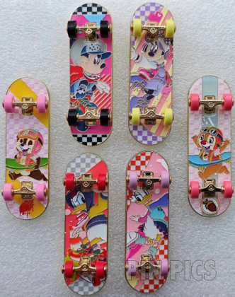 SDR - Mickey and Friends - Happy Sports Skateboard Set - Mystery