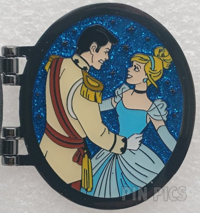 147215 - Loungefly - Cinderella and Prince Charming - Princess Couple Portraits Locket - Mystery