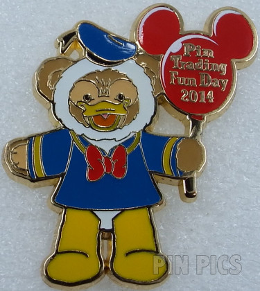 HKDL - Duffy Dressed as Donald Duck - Pin Trading Fun Day 2014