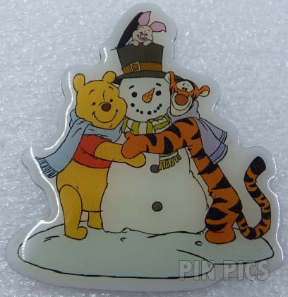 Japan - Winnie the Pooh, Piglet, Tigger - Hugging Winter Snowman - Disney on Classic