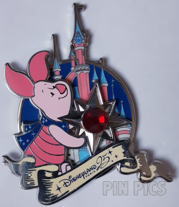 DLP - 25th anniversary - Piglet with Castle