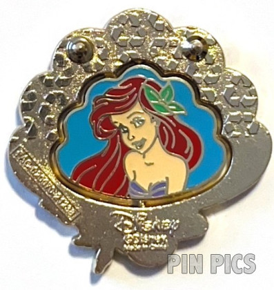 163639 - Loungefly  - Ariel Flounder Spinner Clam Pearl - The Little Mermaid - Box Lunch