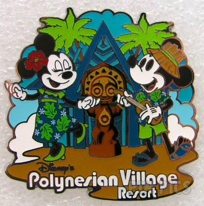 WDW - Minnie and Mickey - Polynesian Village Resort - Tiki Statue Hawaii
