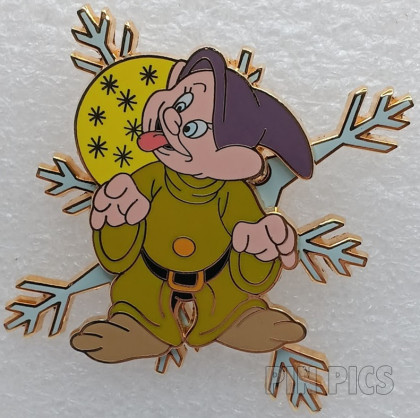 DL - AP - Dopey - Snow White and the Seven Dwarfs - Snowflake - Winter - Tongue Out