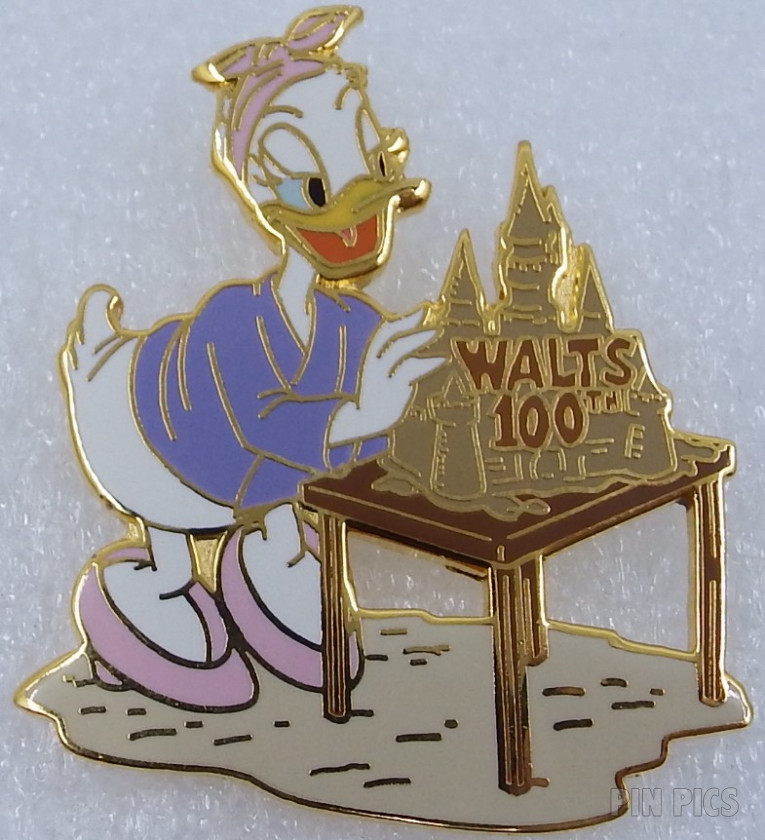 JDS - Daisy Duck - Walt's 100th - Works of Art - Sand Castle