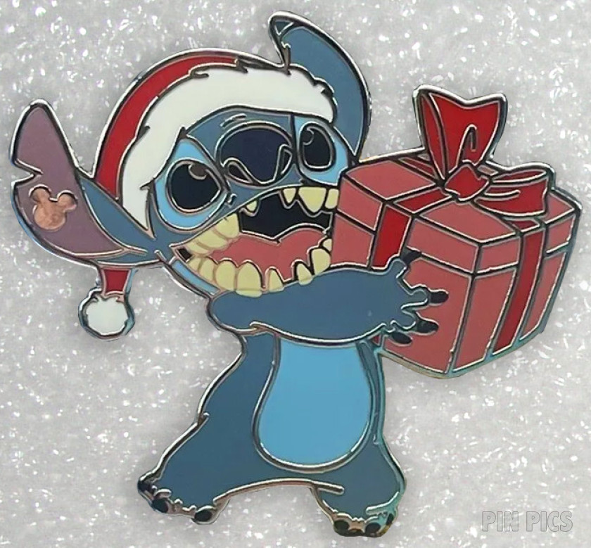 WDW - Stitch Santa Claus - Chaser - Stitch Holidays - Hidden Disney 2024