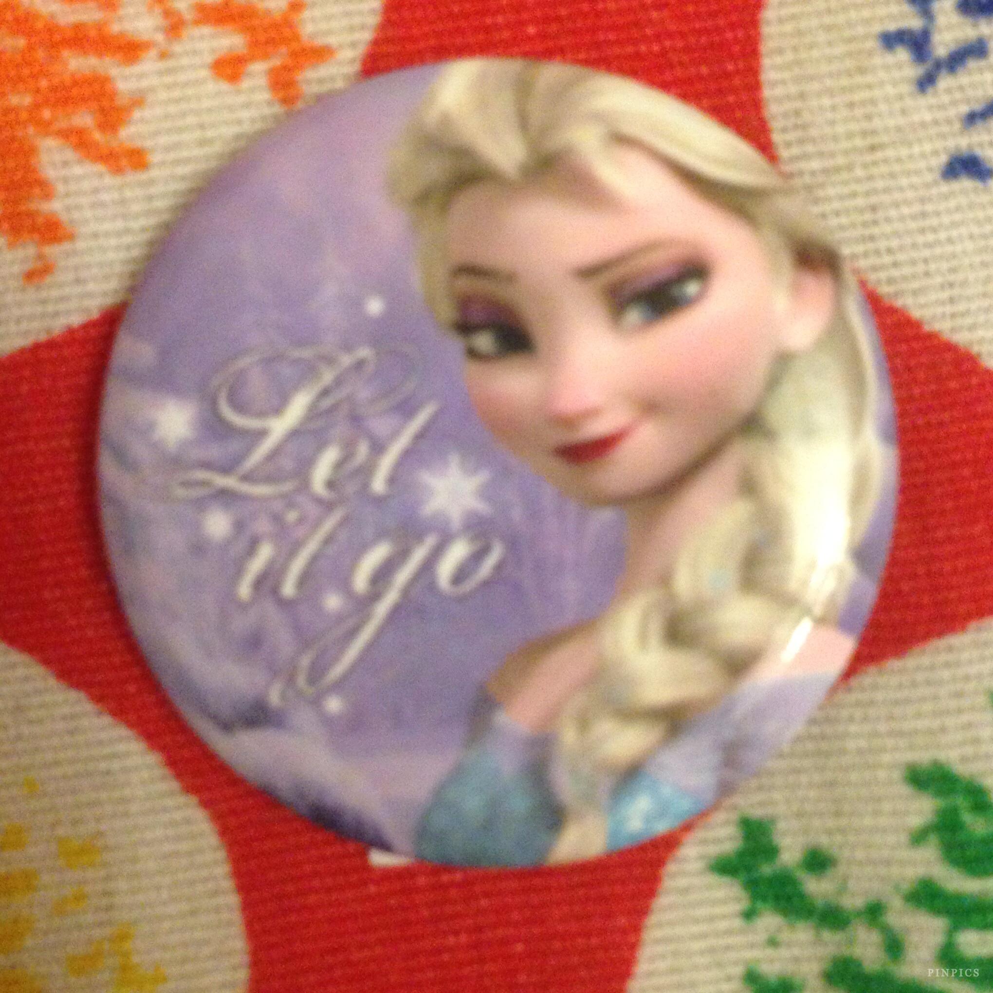 Button: Hot Topic - Frozen Elsa Let It Go