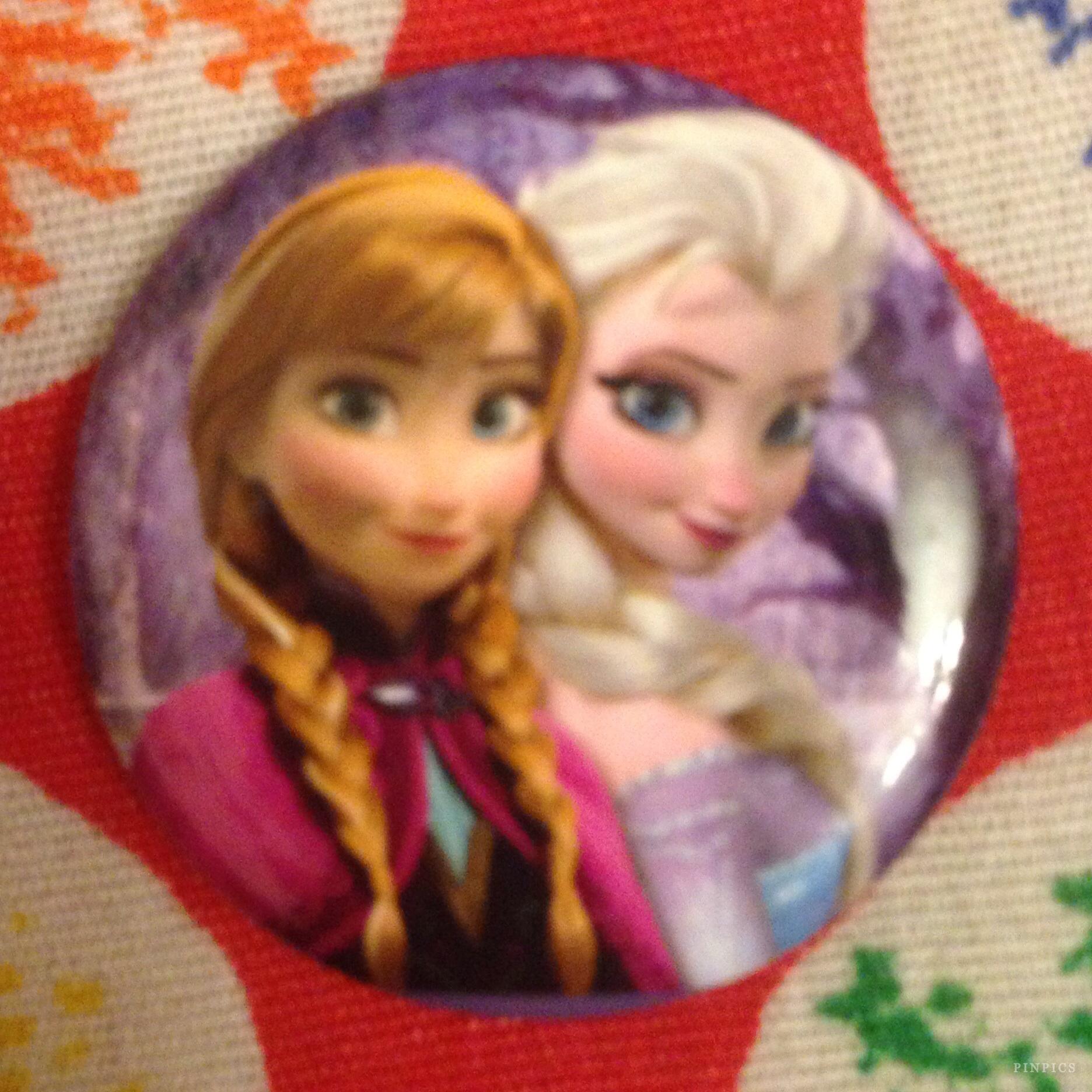 Button: Hot Topic - Frozen Elsa and Anna