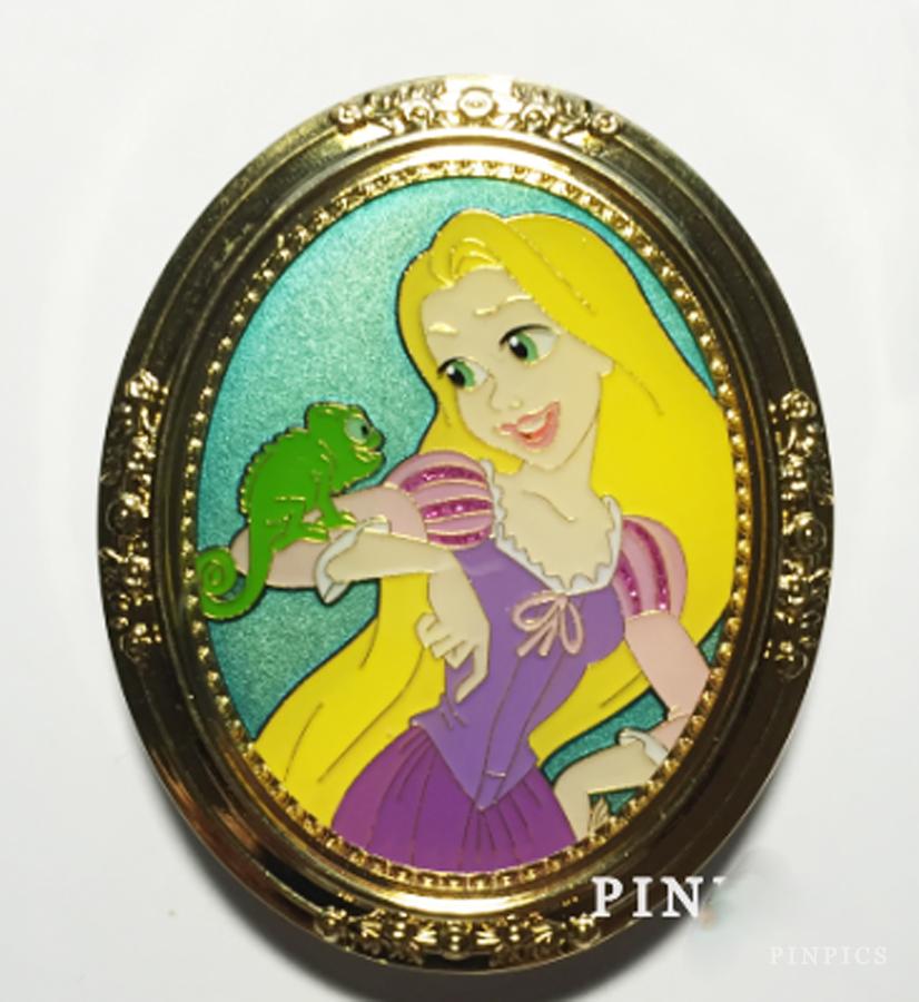 WDI - Princess Gold Frame - Rapunzel and Pascal