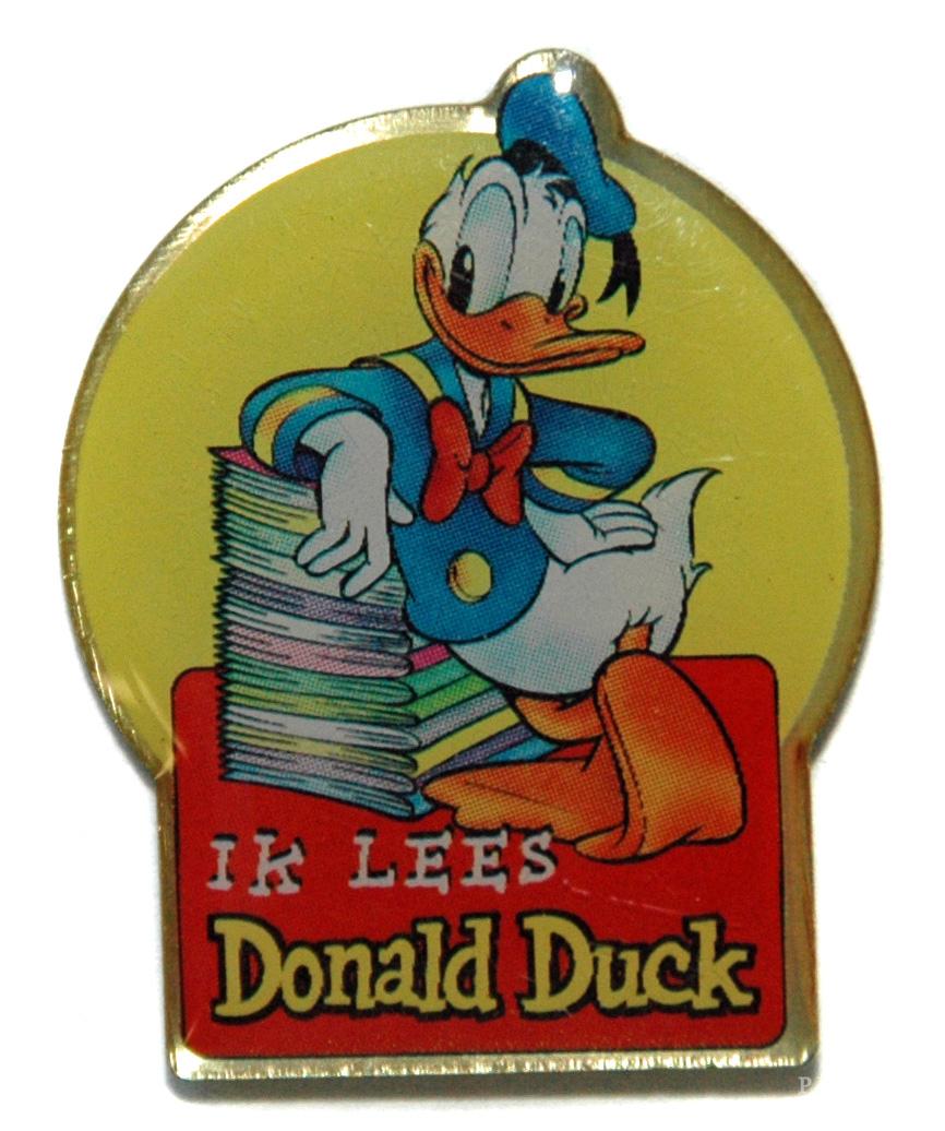 Ik Lees Donald Duck - Stack of Books