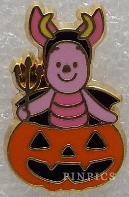 JDS - Piglet - Witch - Halloween 2003 - From a Mini 3 Pin Set