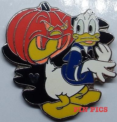 DL - Donald Duck - Scary Jack O Lantern Pumpkin - Halloween - Hidden Mickey Lanyard 2007