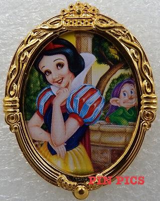 DL - LE Oval Character of the Month - May (Snow White & Dopey)