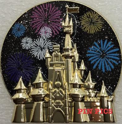 DIS - Castle with Fireworks - Minnie Main Attraction - December 2020