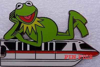 WDW - Gold Card Collection - Red Monorail (Kermit)