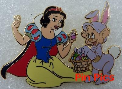DS - Snow White and Dopey - Easter Bunny