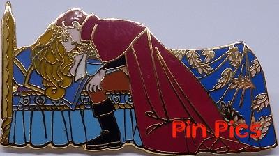 Disney Gallery - Aurora & Prince Phillip Kiss - Sleeping Beauty - Magical Moments