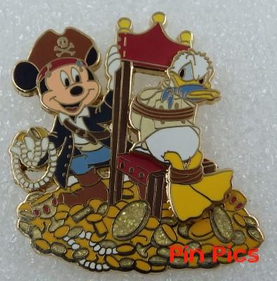 Pirates of the Caribbean - Disney Characters - Mickey and Donald Treasure Scene