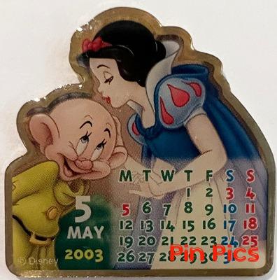 JDS - Snow White & Dopey - Snow White & the Seven Dwarfs - May - Sweet Kiss Calendar 2003