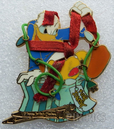 WDW - Donald Wrapped Up - Artist Choice #4 - Spectacle of Pins 2004