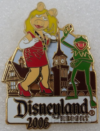 DLR - Miss Piggy and Kermit the Frog - Pin Trading Nights