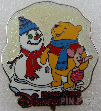 HKDL - Christmas 2006 - Winnie the Pooh and Piglet with Snowman