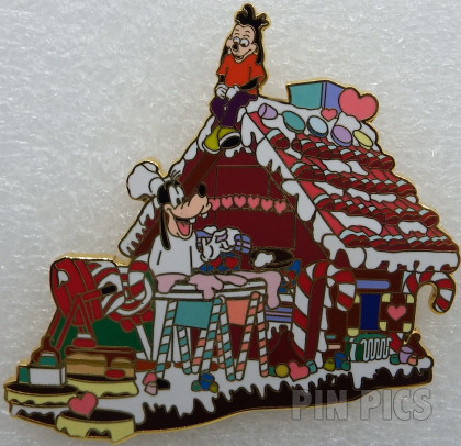 DL - Goofy Gingerbread House - Christmas Parade - Float