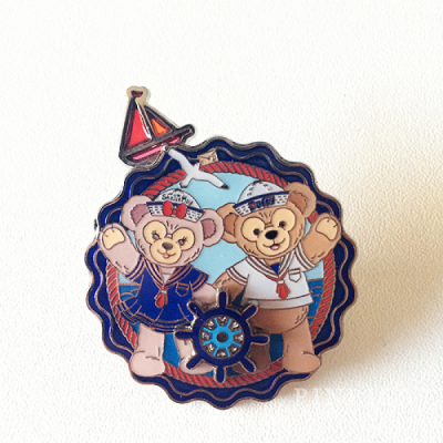 HKDL - ShellieMay and Duffy At Sea