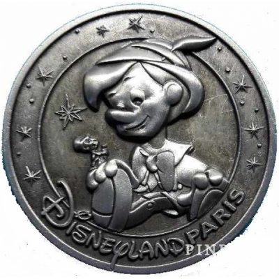 DLP - Medallion - Pinocchio and Jiminy