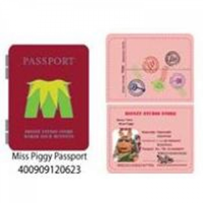 DSSH - Miss Piggy - Muppets - Most Wanted - Passport