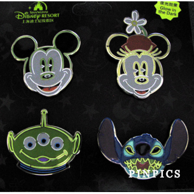 SDR - Mickey, Minnie, Stitch, Little Green Men - Shanghai - Glow in The Dark Booster Set
