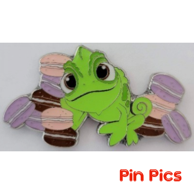 Loungefly - Pascal with MAcaroons - Princess Sidekicks and Desserts - Mystery - Tangled
