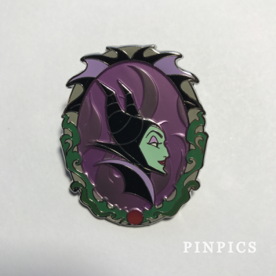 DLR  - Maleficent - AP - Cameos with Character - Annual Passholder