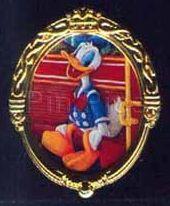 DL - LE Oval Character of the Month - July (Donald Duck)